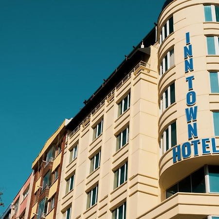 Inn Town Hotel เอสเกซีเฮียร์ ภายนอก รูปภาพ