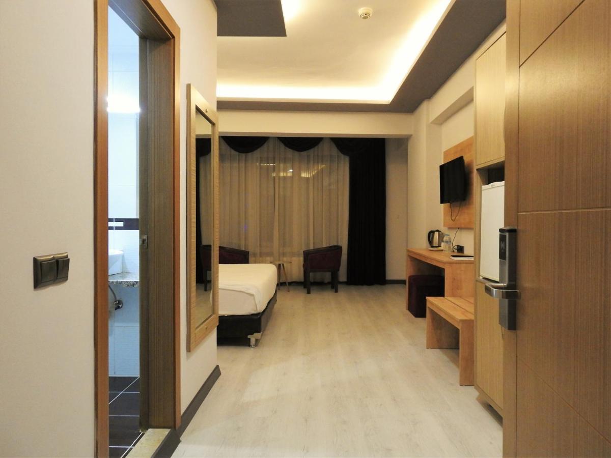 Inn Town Hotel เอสเกซีเฮียร์ ภายนอก รูปภาพ