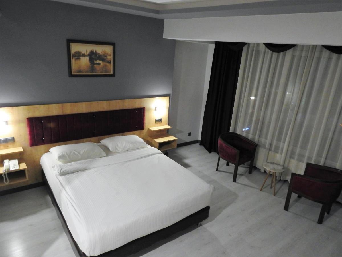 Inn Town Hotel เอสเกซีเฮียร์ ภายนอก รูปภาพ