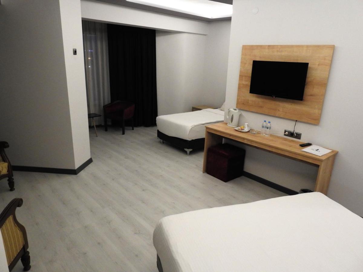 Inn Town Hotel เอสเกซีเฮียร์ ภายนอก รูปภาพ