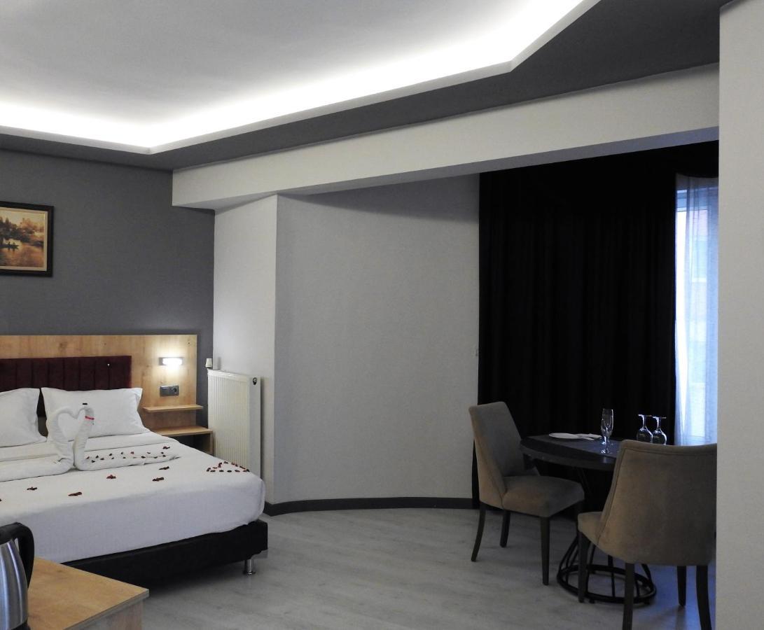 Inn Town Hotel เอสเกซีเฮียร์ ภายนอก รูปภาพ