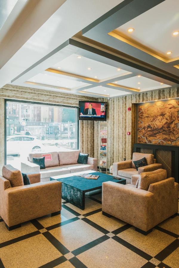 Inn Town Hotel เอสเกซีเฮียร์ ภายนอก รูปภาพ